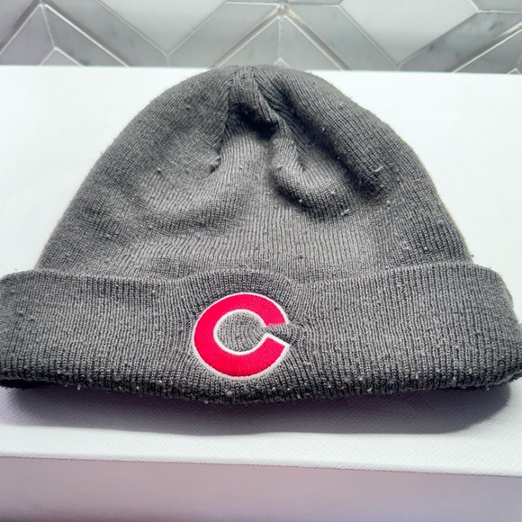 Chicago Cubs Winter Beanie Hat - Cuffed Knit Cap - MLB Baseball Wrigley Field - Picture 1 of 2